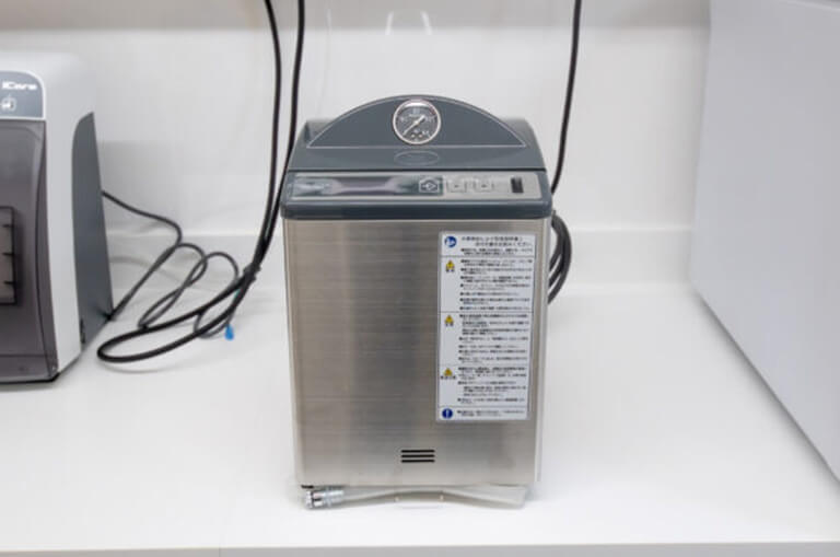 小型高圧蒸気滅菌器